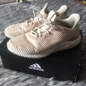ADIDAS ALPHABOUNCE SIZE 8 OFF-WHITE